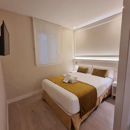 Ch Velarde Hotel Madrid Eksteriør billede